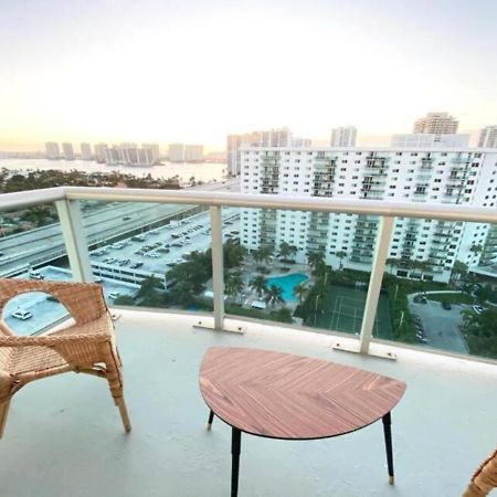 Zen Vacation Rentals Modern Penthouse Across Ocean Miami Beach Buitenkant foto