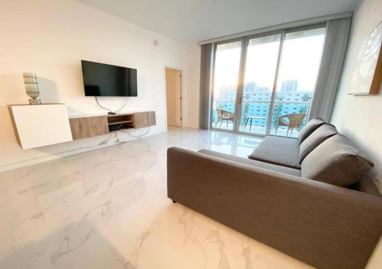 Zen Vacation Rentals Modern Penthouse Across Ocean Miami Beach Buitenkant foto