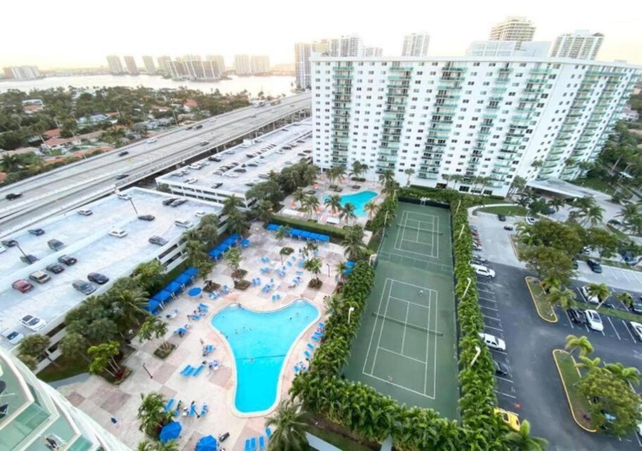 Zen Vacation Rentals Modern Penthouse Across Ocean Miami Beach Buitenkant foto