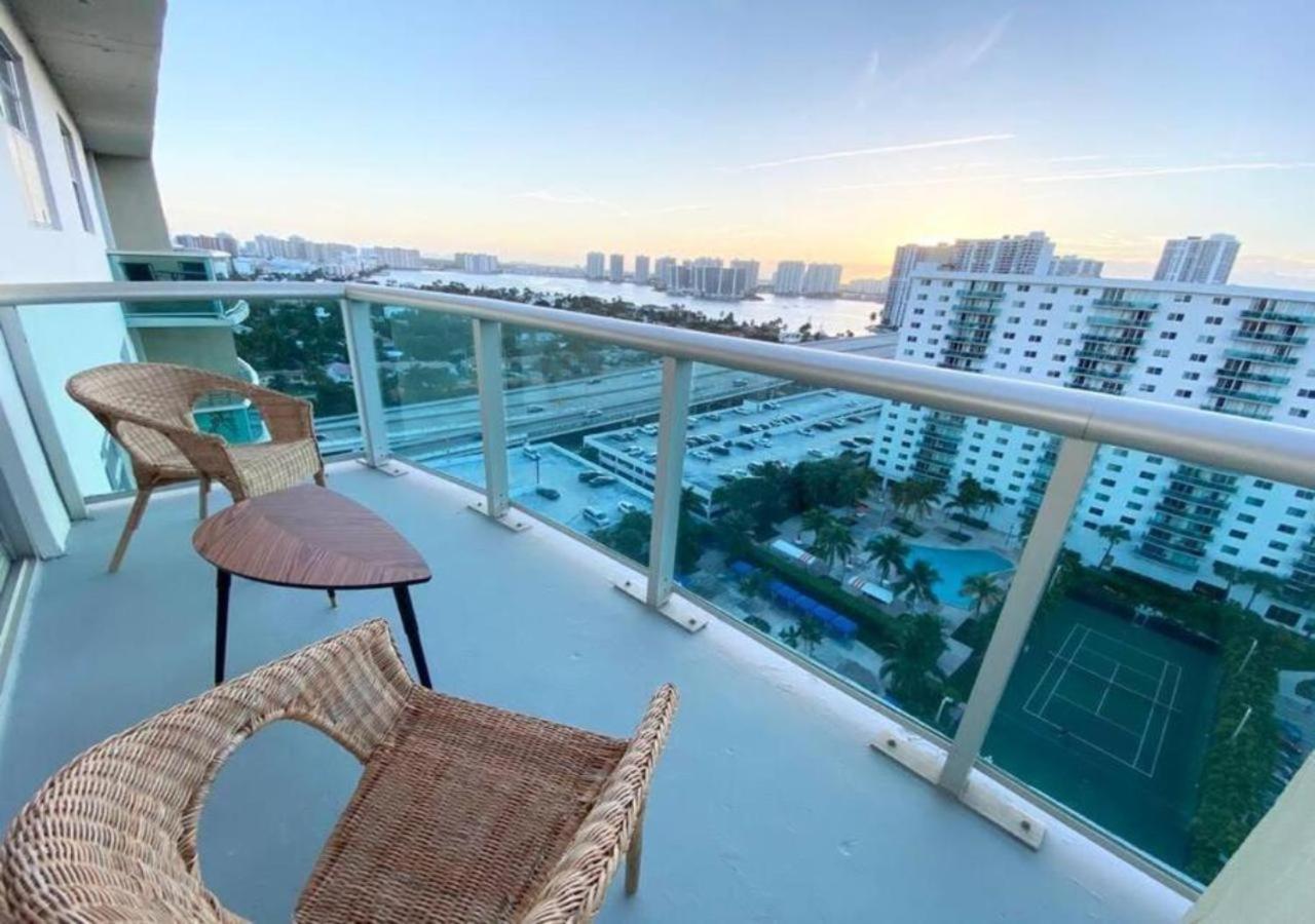 Zen Vacation Rentals Modern Penthouse Across Ocean Miami Beach Buitenkant foto