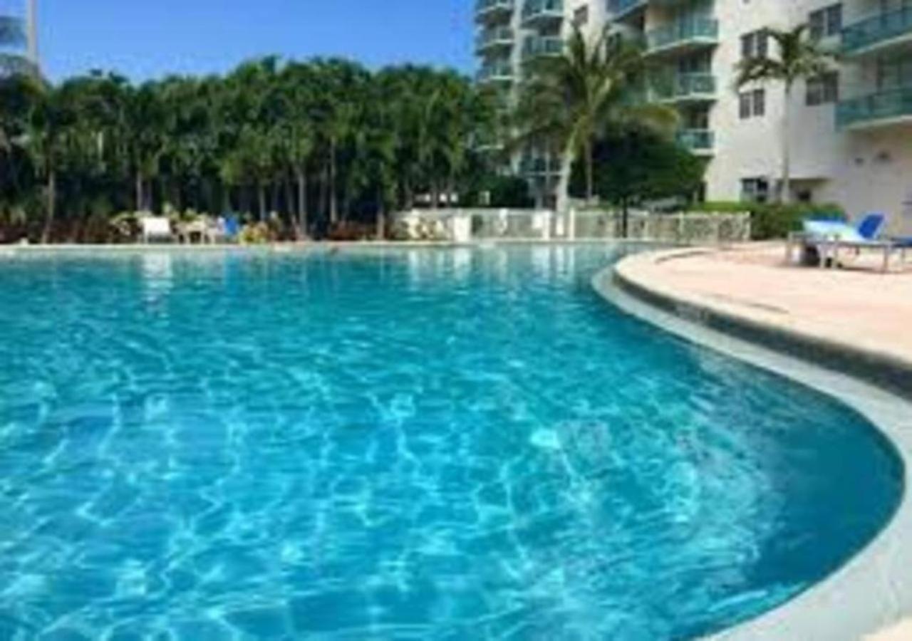 Zen Vacation Rentals Modern Penthouse Across Ocean Miami Beach Buitenkant foto