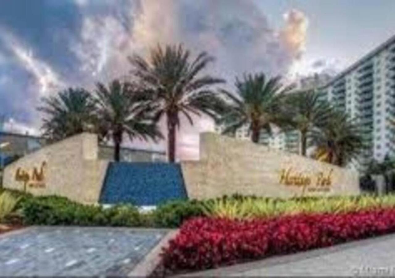 Zen Vacation Rentals Modern Penthouse Across Ocean Miami Beach Buitenkant foto